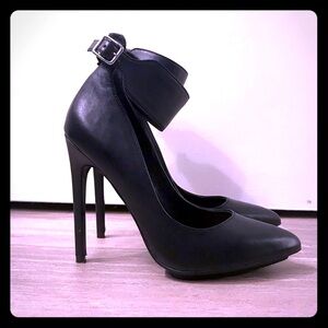 Like NEW Shoe Cult Pointed Toe Stiletto